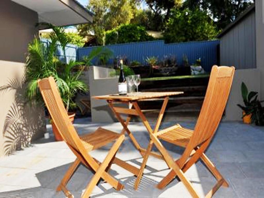 Waikiki Beach Bed And Breakfast Hopeland Exterior photo