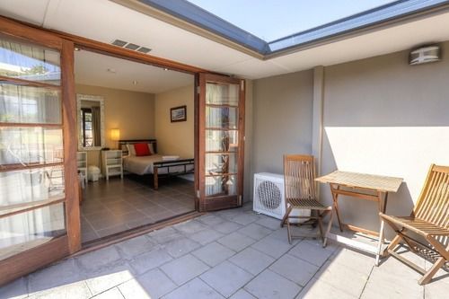 Waikiki Beach Bed And Breakfast Hopeland Exterior photo